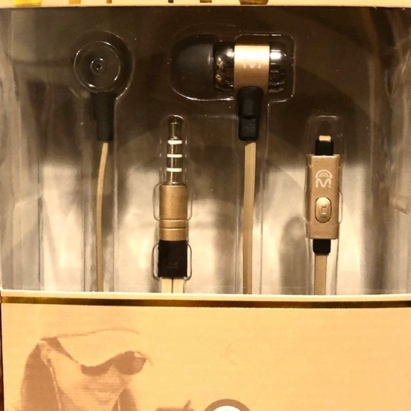 Ear Bud Headphones - Picture 1 of 2